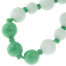 Mélange de Perles en Verre (12 - 16 mm) Light Grass Green (11 pièce)