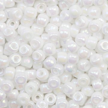 Rocailles Tchèques (4 mm) White AB (15 grammes)