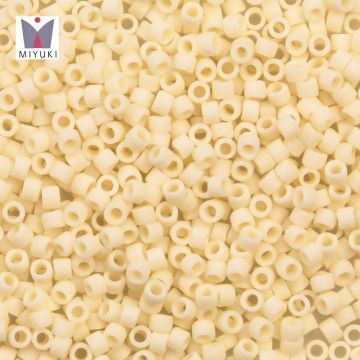 Perles Miyuki Delica (11/0) Opaque Cream Matted (2.8 grammes)